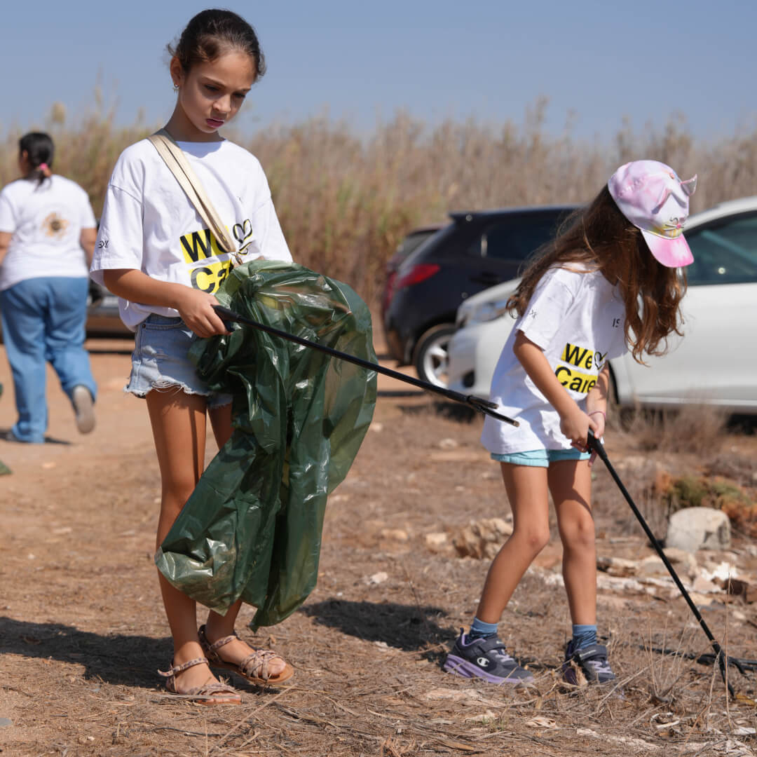 BeachCleanUp-4-Carousel